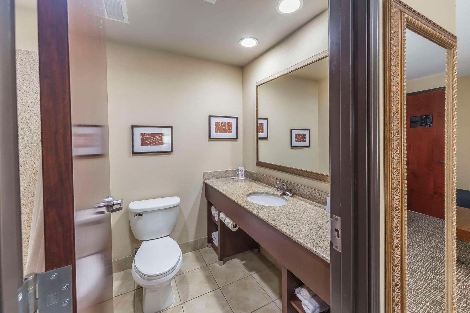 Comfort Suites Yukon - Sw Oklahoma City Eksteriør billede