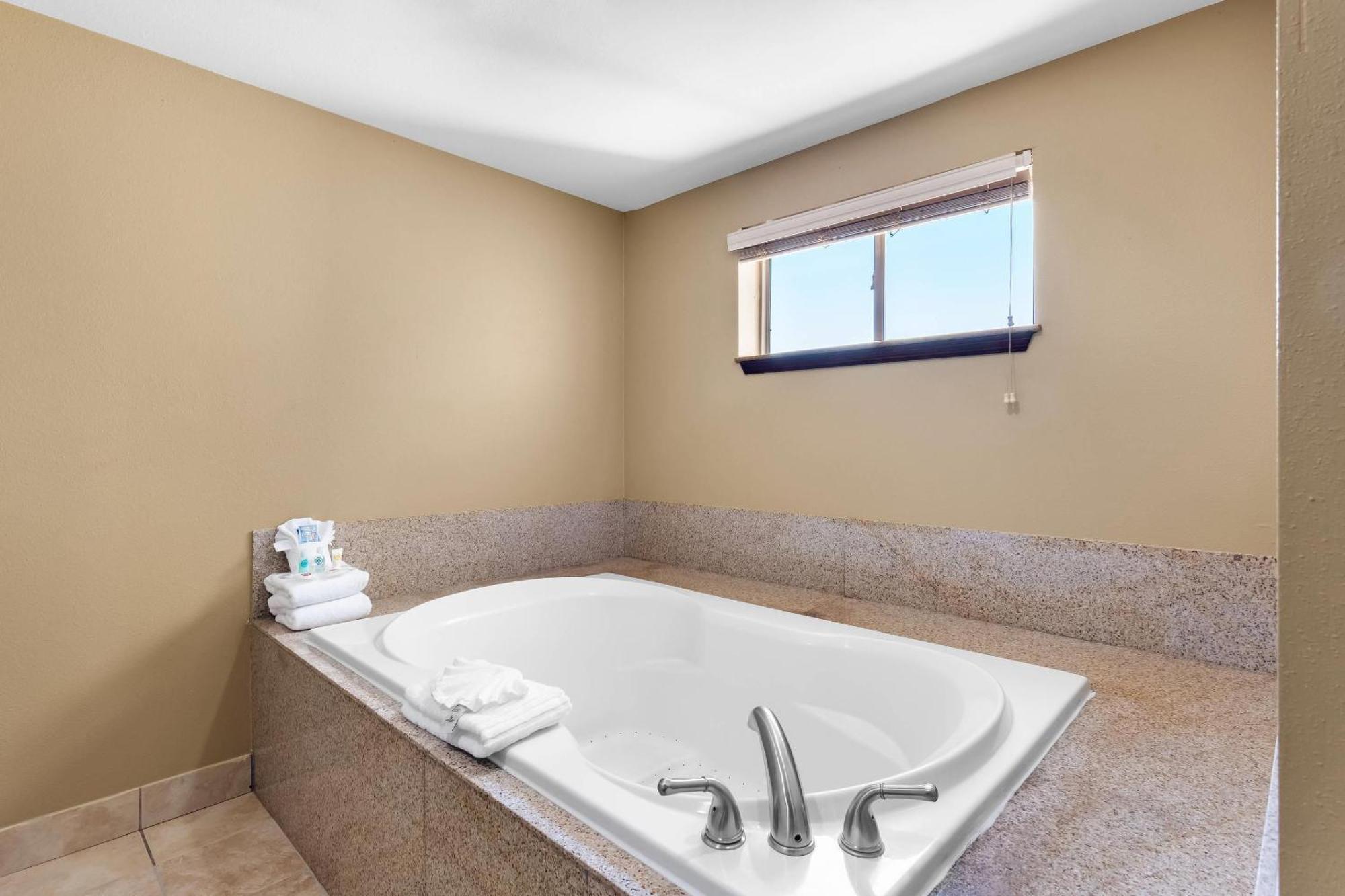 Comfort Suites Yukon - Sw Oklahoma City Eksteriør billede