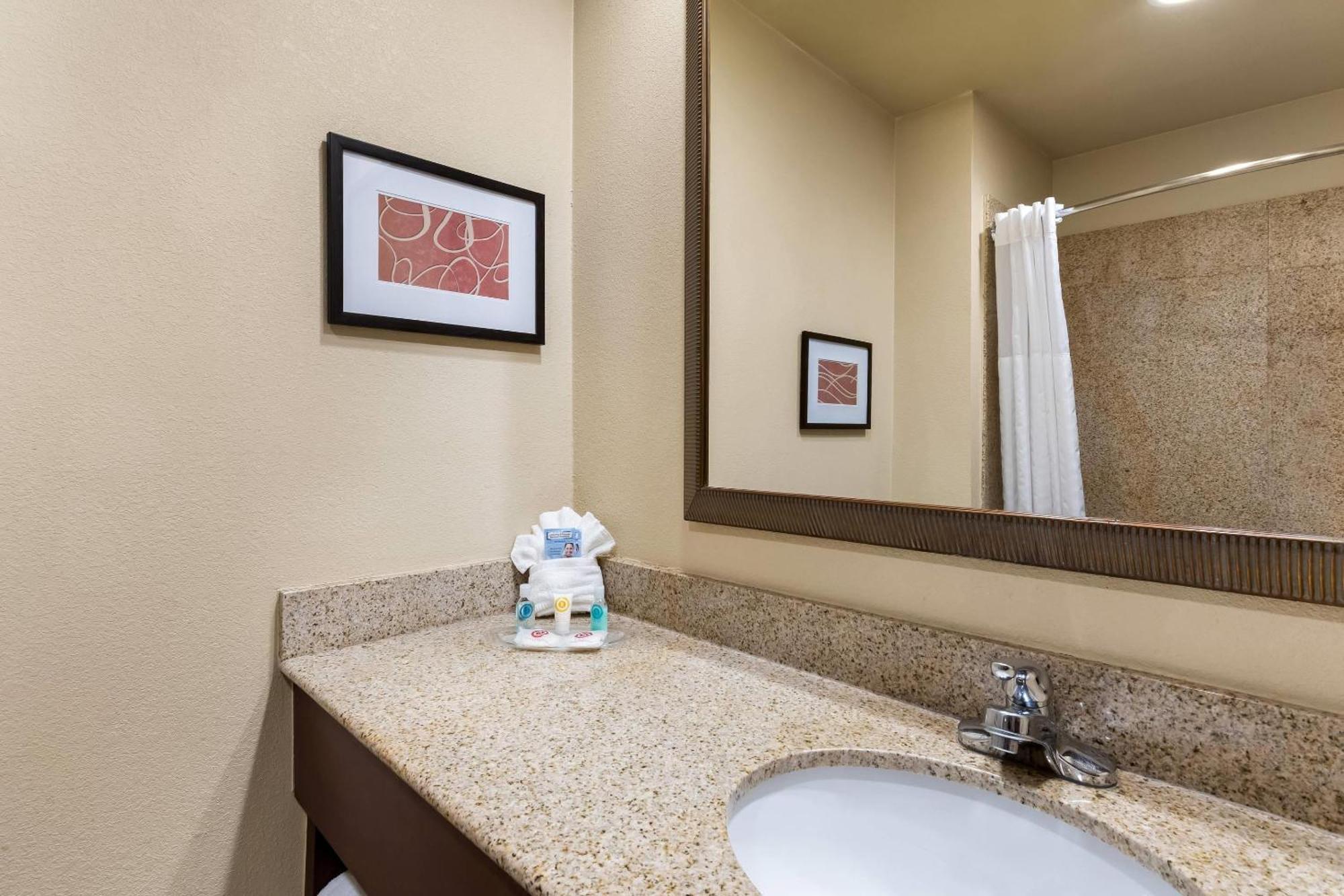 Comfort Suites Yukon - Sw Oklahoma City Eksteriør billede
